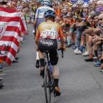 Ibai Azurmendi, del Euskaltel-Euskadi, en la subida a El Vivero.