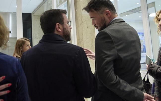 Pere Aragonès y Gabriel Rufián, a su llegada a una reunión en el Congreso. Pere Aragonès y Gabriel Rufián, a su llegada a una reunión en el Congreso.