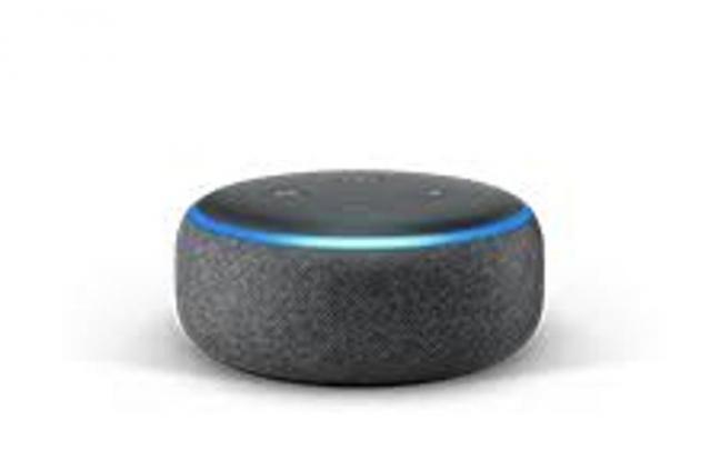 Un altavoz inteligente de Amazon.