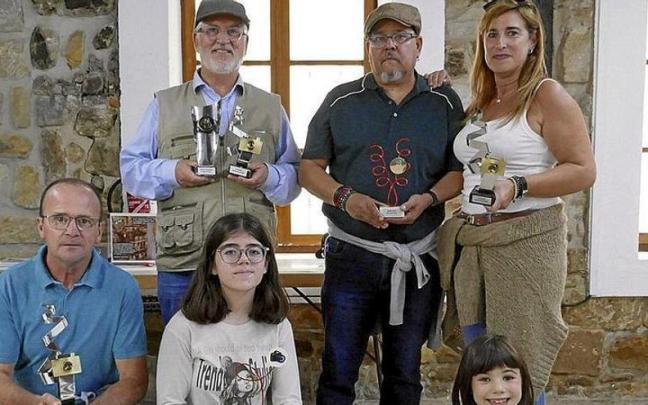 Los ganadores del Rally Fotográfico de Ferias, tras recibir sus premios. | FOTO: N.M.