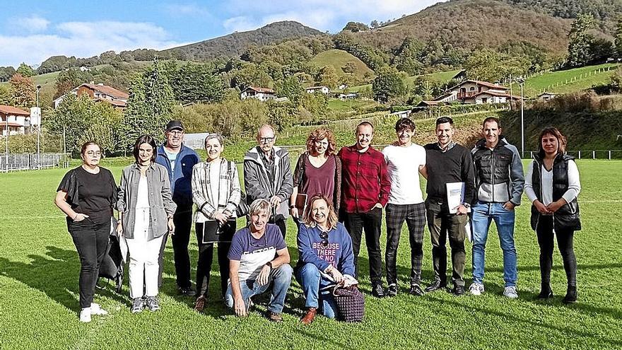 Parlamentarias, representantes de Ayuntamiento y de Aurrera en el campo.