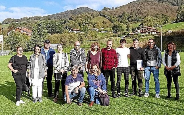 Parlamentarias, representantes de Ayuntamiento y de Aurrera en el campo.