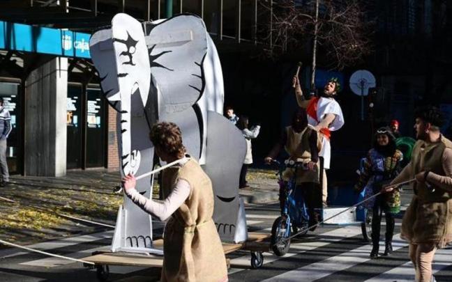 Un instante de la protesta convocada por Orain ardura-Ahora responsabilidad Un instante de la protesta convocada por Orain ardura-Ahora responsabilidad