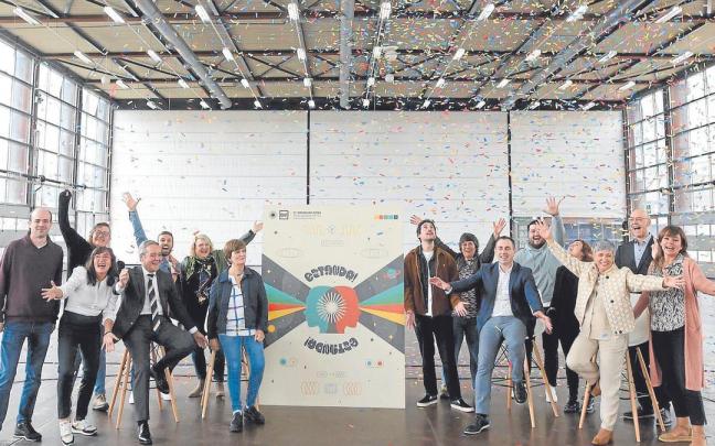 La presentaci&oacute;n de la 57 edici&oacute;n de la Euskal Liburu Azoka tuvo lugar ayer en Landako Gunea con organizadores y representates institucionales. | FOTO: BORJA GUERRERO