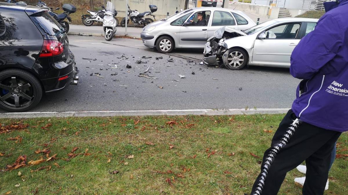 Accidente frente a Mercedes