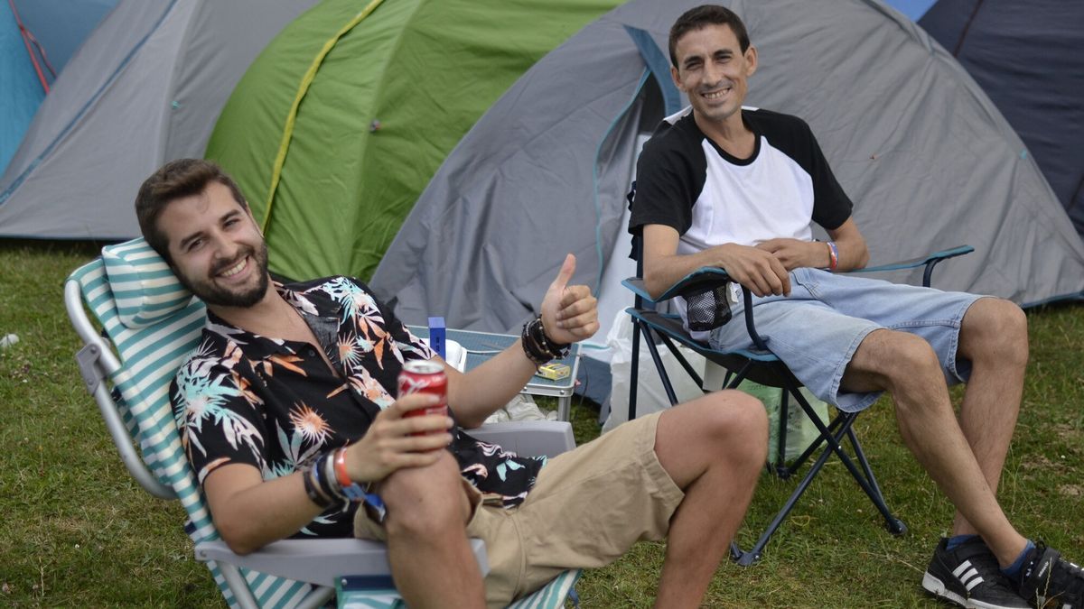 Los primeros asistentes al Bilbao BBK Live empiezan a acampar en Kobetamendi