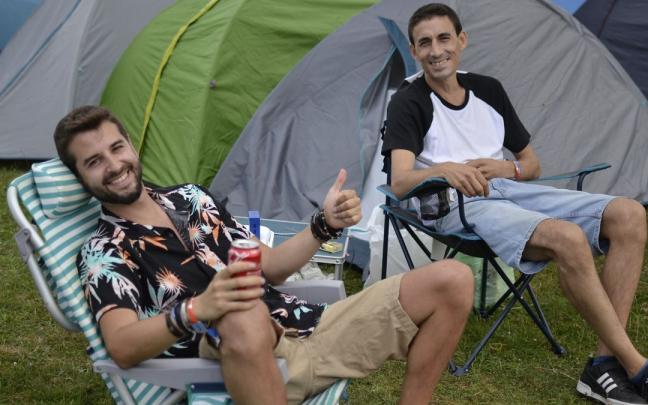 Los primeros asistentes al Bilbao BBK Live empiezan a acampar en Kobetamendi