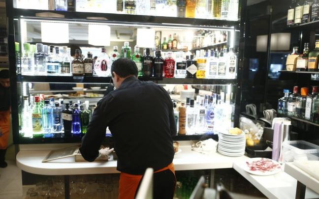 Bares y cafeterías sí tendrán que cumplir con este límite.