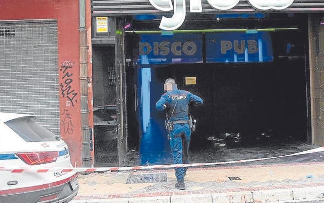 Im&aacute;genes de la discoteca y restos de la pelea.