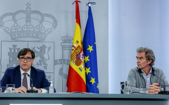Fernando Simón es el autor del prólogo del libro en el que Illa alaba la laborde director del epidemiólogo. Fernando Simón es el autor del prólogo del libro en el que Illa alaba la laborde director del epidemiólogo.