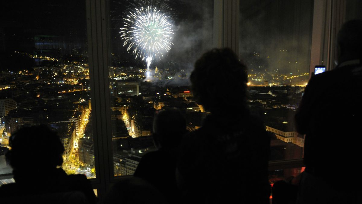 Fuegos artificiales de la pirotecnia Brezac Artificies de Francia en Aste Nagusia 2019 vistos desde la Torre Iberdrola