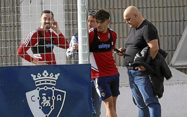 Abde, en primer término, detrás de él Moi Gómez, Braulio y Cata. | FOTO: DIARIO DE NOTICIAS Abde, en primer término, detrás de él Moi Gómez, Braulio y Cata. | FOTO: DIARIO DE NOTICIAS