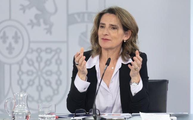 La vicepresidenta tercera del Gobierno español y ministra para la Transición Ecológica y el Reto Demográfico, Teresa Ribera, durante la rueda de prensa posterior al Consejo de Ministros. La vicepresidenta tercera del Gobierno español y ministra para la Transición Ecológica y el Reto Demográfico, Teresa Ribera, durante la rueda de prensa posterior al Consejo de Ministros.