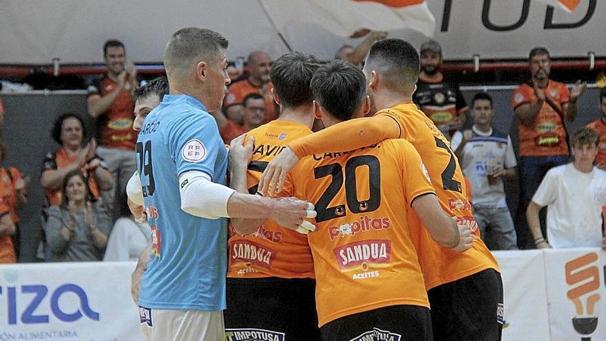 Los jugadores del Aspil-Jumpers, celebrando un gol contra el Jaén Paraíso Interior. | FOTO: RIBERA NAVARRA FS