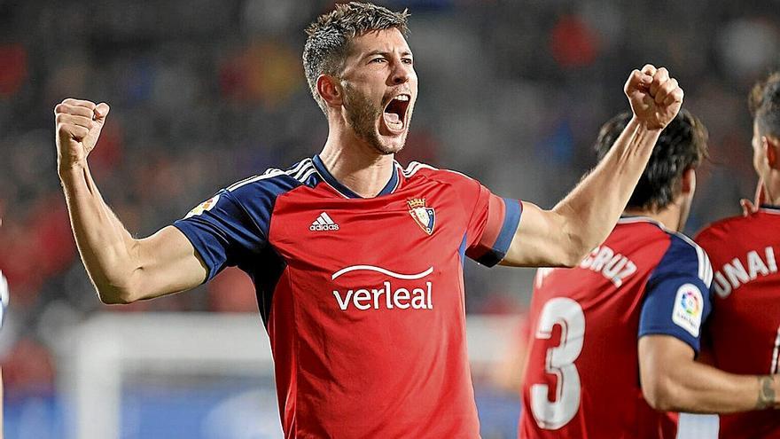 David García celebra con los puños en alto el gol de Osasuna, el primero que logra el central de Ibero esta temporada.