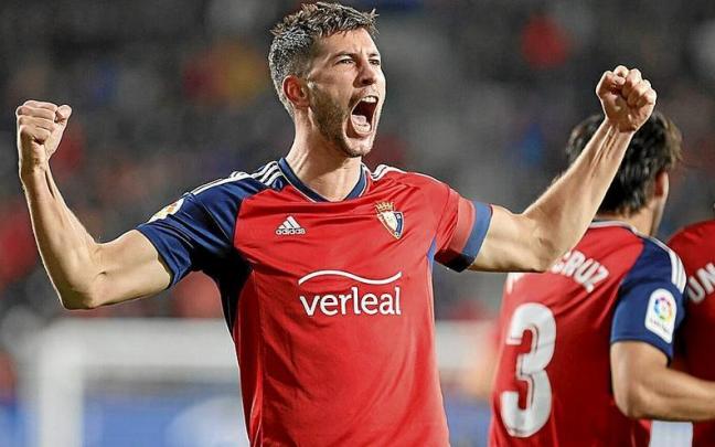 David García celebra con los puños en alto el gol de Osasuna, el primero que logra el central de Ibero esta temporada.