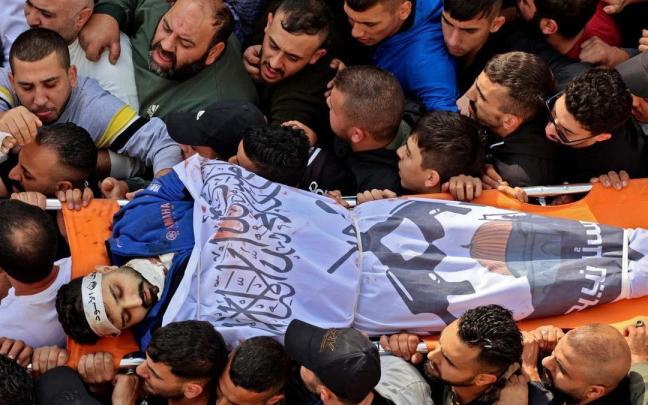 Funeral por uno de los líderes de Lion's Den fallecido en un aincursión israelí en Cisjordania. Funeral por uno de los líderes de Lion's Den fallecido en un aincursión israelí en Cisjordania.