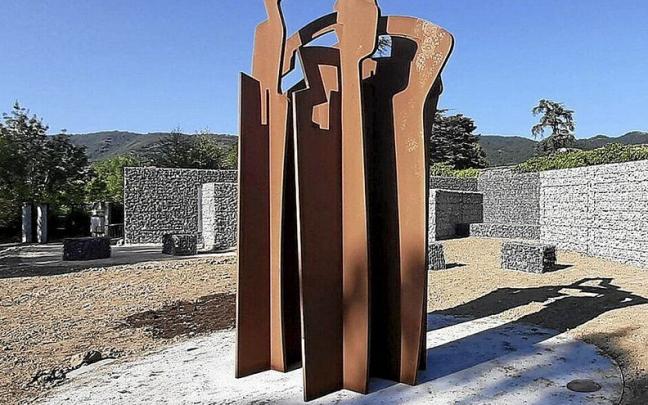 Distintas imágenes del nuevo columbario de Orduña. Distintas imágenes del nuevo columbario de Orduña.