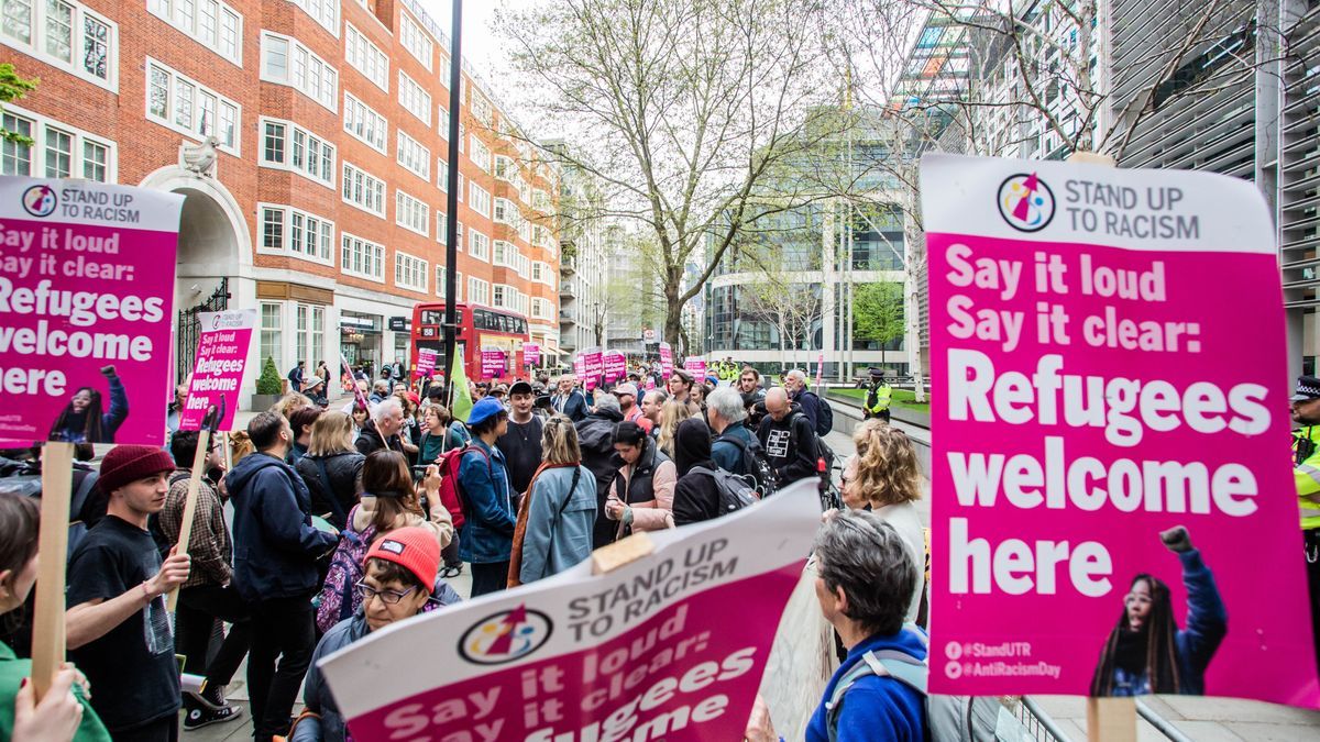 Manifestación en Reino Unido en contra de la deportación de solicitantes de asilo.