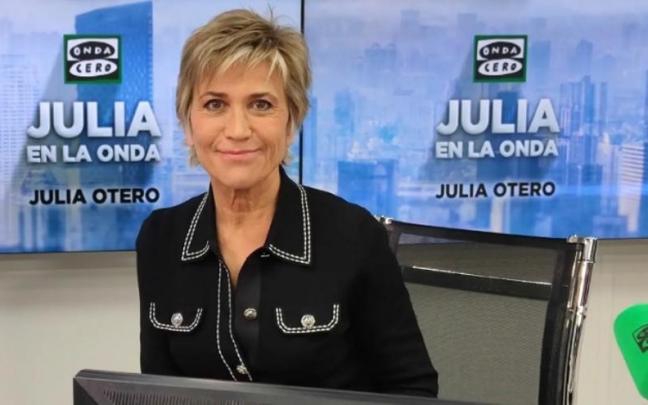 Julia Otero, en el estudio de 'Julia en la Onda'.