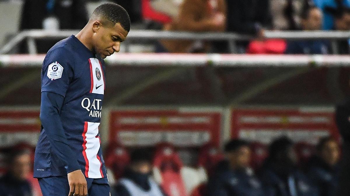 El delantero francés del Paris Saint-Germain Kylian Mbappé (#7).