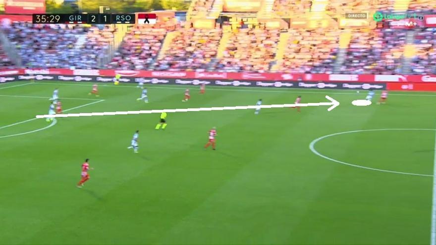 Continuó intentando poner el anzuelo a la presión alta rival (de fases más contadas con el Girona en ventaja) para buscar en largo a un Kubo escorado a la izquierda de forma casi permanente.