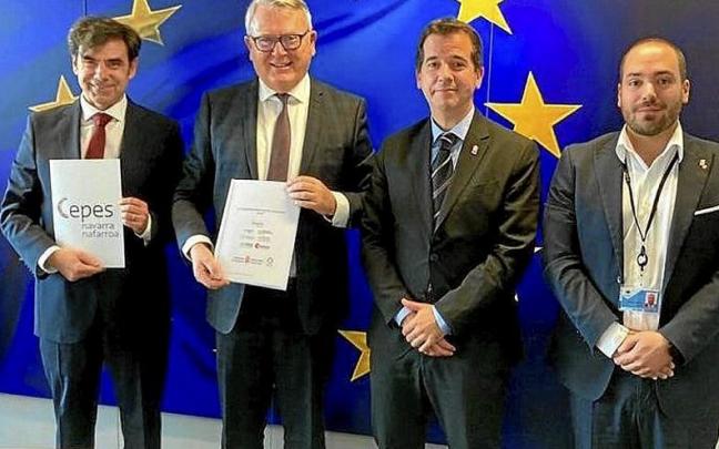 (Izda-dcha) Ignacio Ugalde, Nicolas Schmit, Mikel Irujo y Sergio P&eacute;rez.