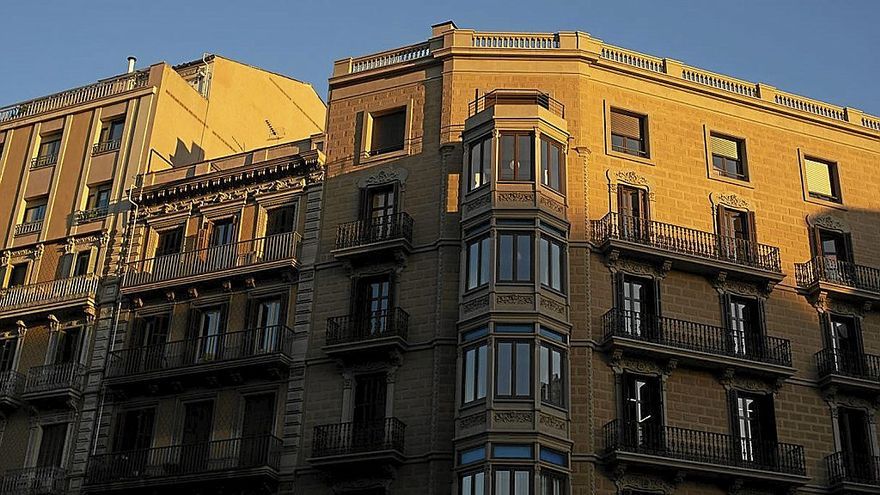 Vista de un edificio en Barcelona. | FOTO: E.P.