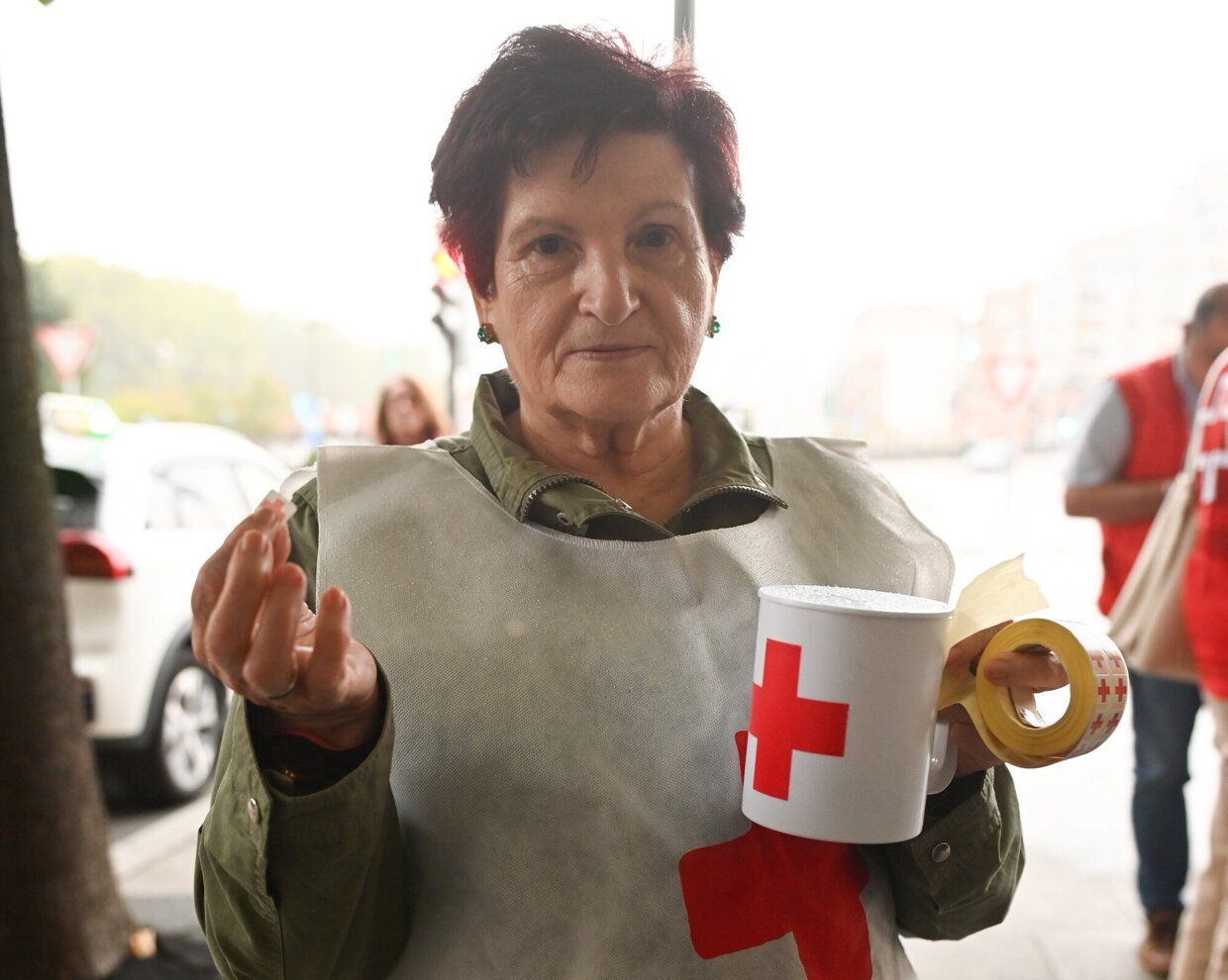 Juani, una de las voluntarias de Cruz Roja Bizkaia