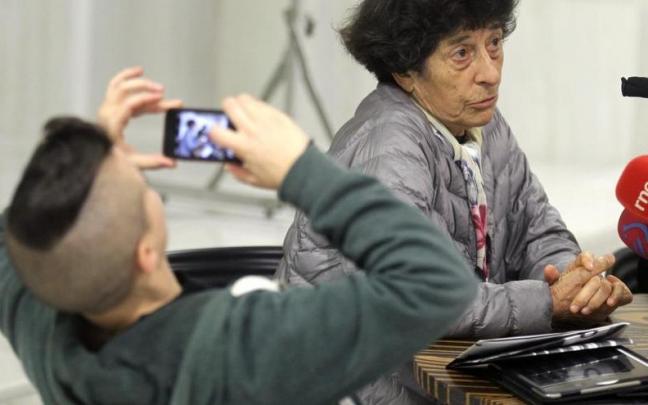 La artista Esther Ferrer en una comparecencia en Donostia.