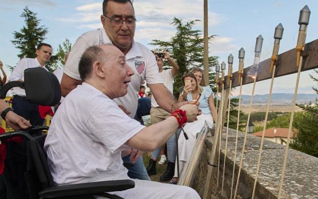 Carlos Alcuaz prende la mecha en Cizur. Carlos Alcuaz prende la mecha en Cizur.
