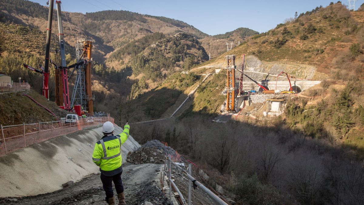 Obras en el puente de Bolintxu