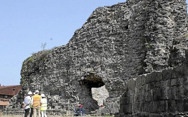 Las ruinas de Gazteluzahar est&aacute;n en pleno proceso de mejora, para habilitar visitas en la zona.