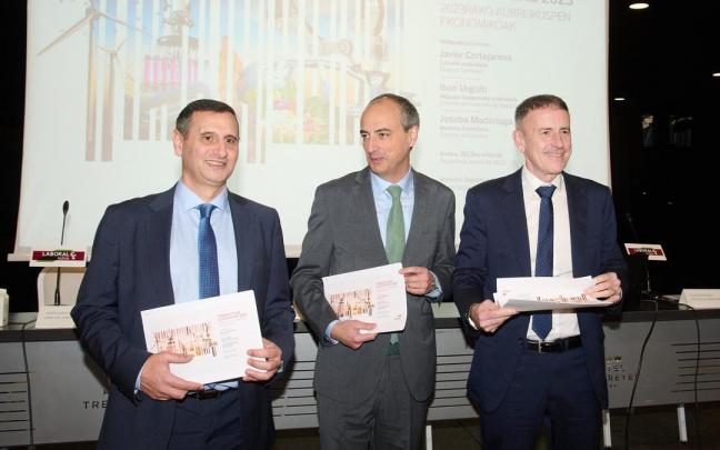 De izquierda a derecha, Javier Cortajarena, Ibon Urgoiti y Joseba Madariaga.