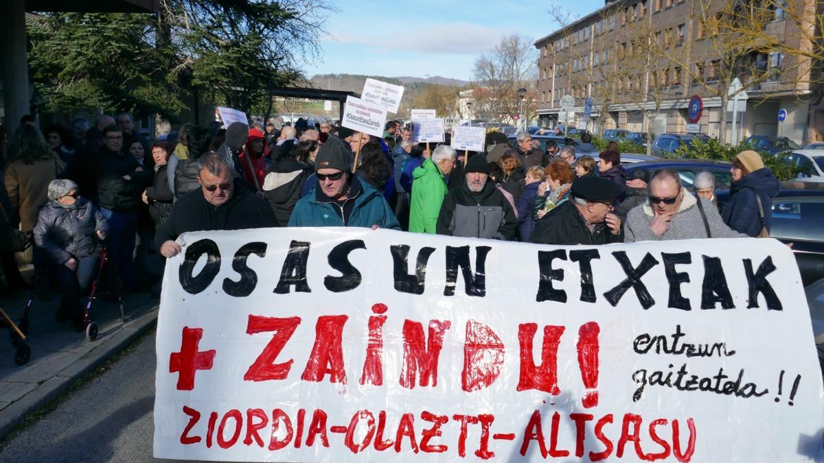 Con el nuevo año han vuelto las concentraciones junto al Centro de Salud.