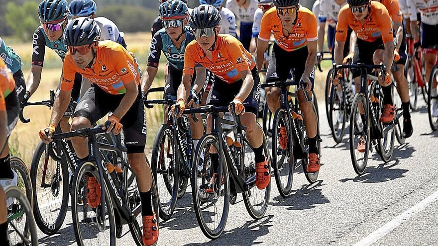 Ciclistas del Euskaltel-Euskadi durante la disputa de la pasada Vuelta a Burgos. | FOTO: FUNDACIÓN EUSKADI / SPRINT CYCLING
