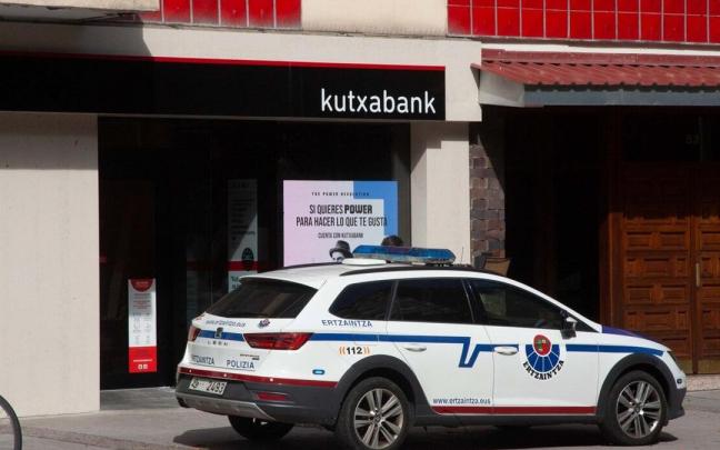 Oficina de Kutxabank asaltada.