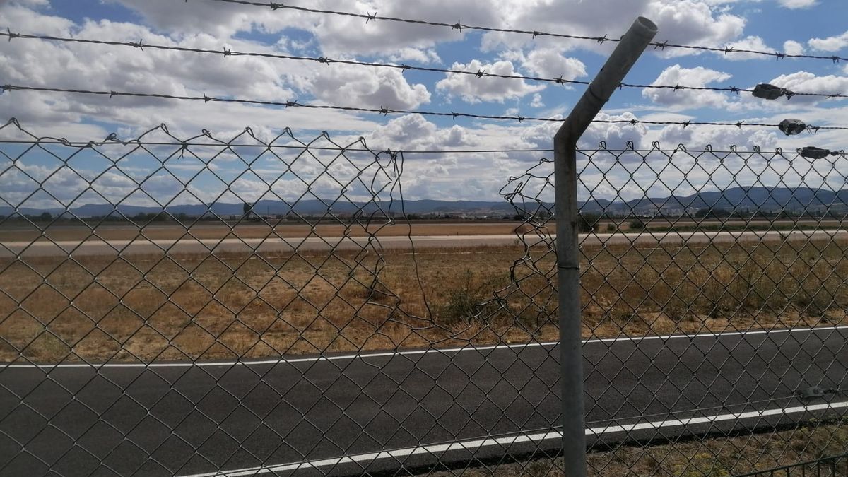 Agujero en el cierre metálico