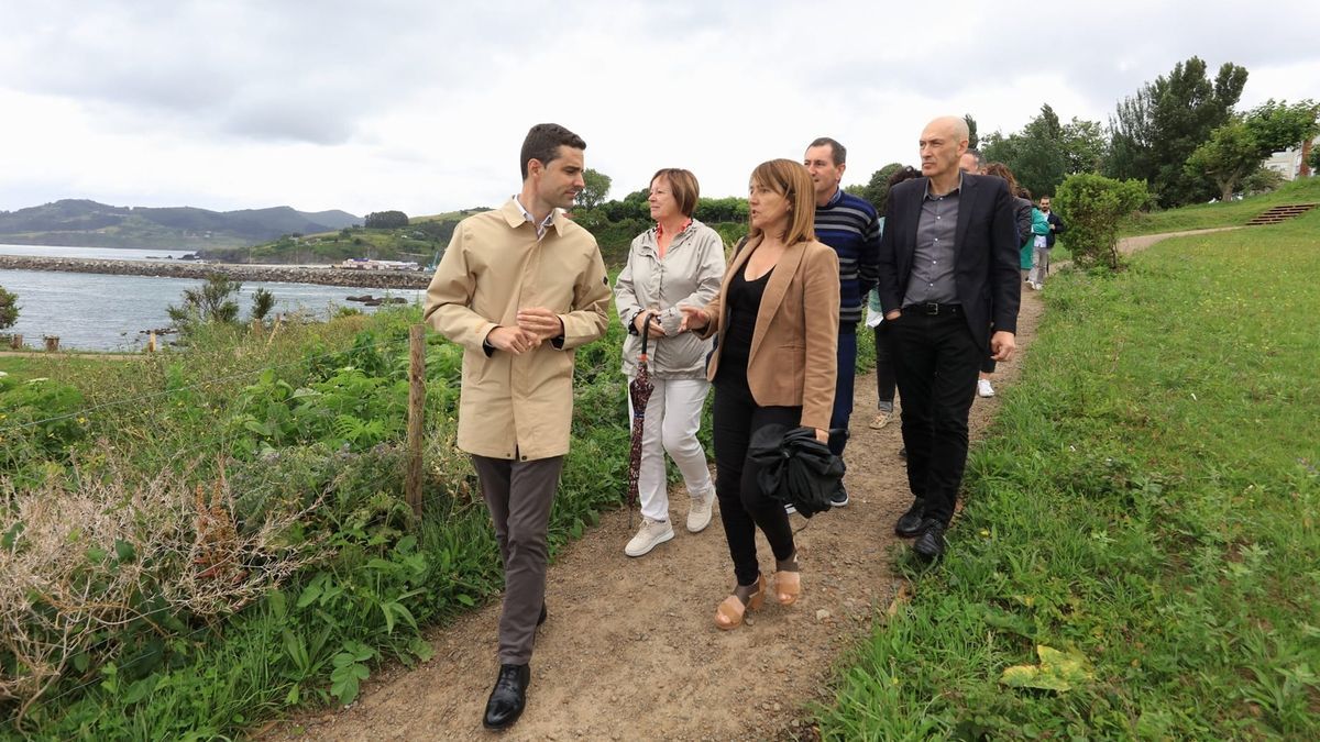 Aritz Abaroa alkatea, Amaia Barredo Ingurumen sailburuordea eta Ihobeko Alexander Boto Tonpoiko gune bisitatzen.