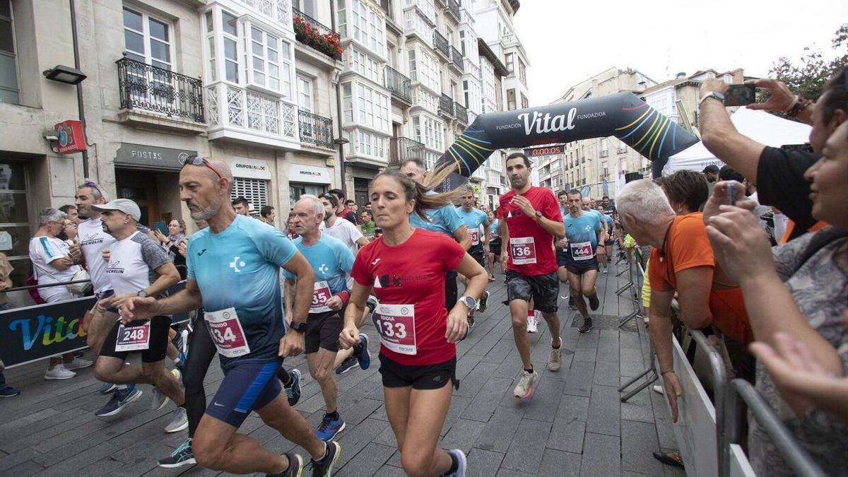 Gasteiz baila y corre al ritmo del Vital Eguna