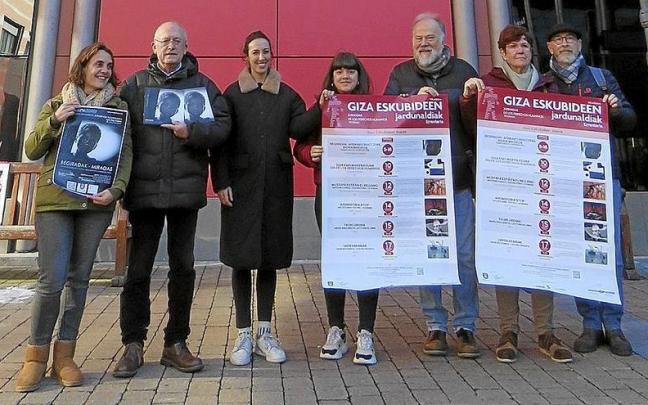 Representantes del Ayuntamiento y de diversos colectivos presentan el programa. | FOTO: N.G.