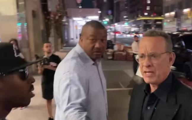Tom Hanks, muy enfadado con sus fans. Tom Hanks, muy enfadado con sus fans.