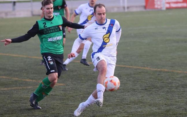 Lance del partido entre Beti Onak y Cantolagua. Lance del partido entre Beti Onak y Cantolagua.