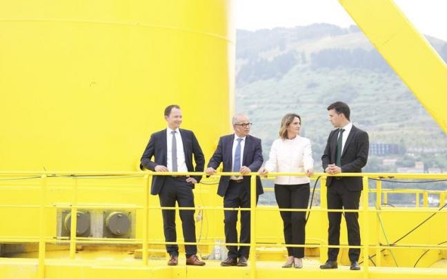 Un momento de la botadura en el Puerto de Bilbao