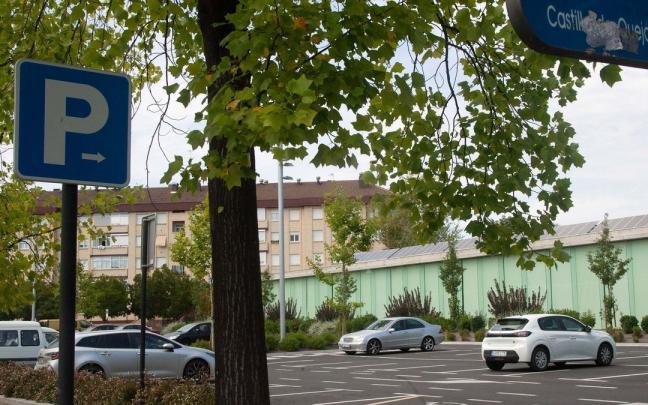 El aparcamiento disuasorio de Ariznabarra ha sido de los &uacute;ltimos en crearse. Foto: Jorge Mu&ntilde;oz