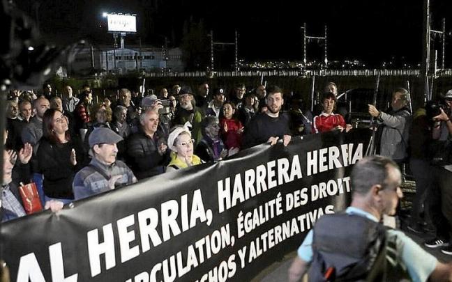 Contra los “controles racistas” en el Bidasoa Contra los “controles racistas” en el Bidasoa
