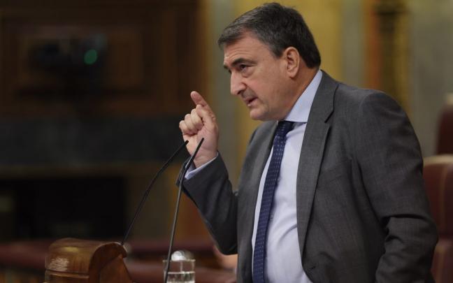 El portavoz del PNV en el Congreso, Aitor Esteban, durante una intervención en el Congreso. El portavoz del PNV en el Congreso, Aitor Esteban, durante una intervención en el Congreso.