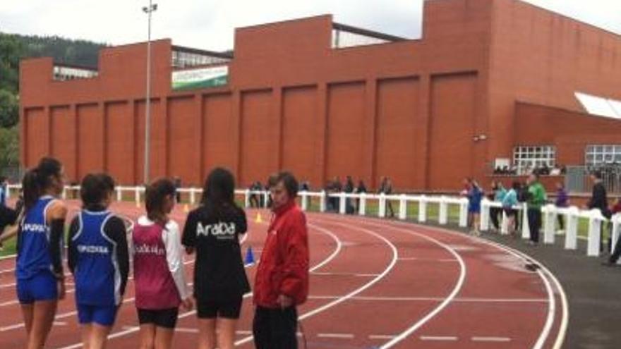 Chicas haciendo deporte.