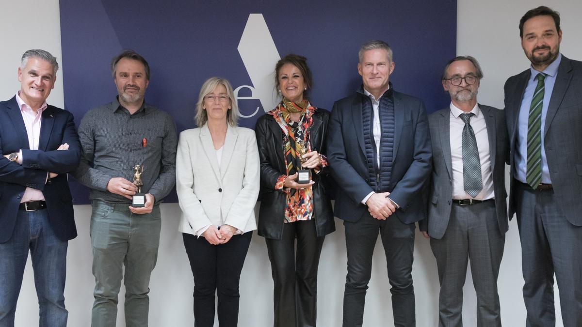 Foto de familia de las empresas premiadas con responsables de SEA.