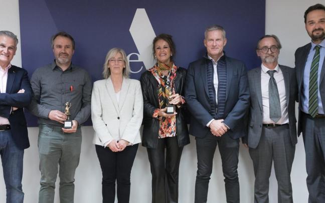 Foto de familia de las empresas premiadas con responsables de SEA.